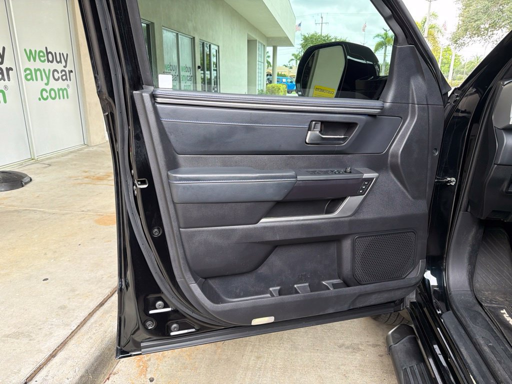 Used 2022 Toyota Tundra Platinum AWD/4WD image 40