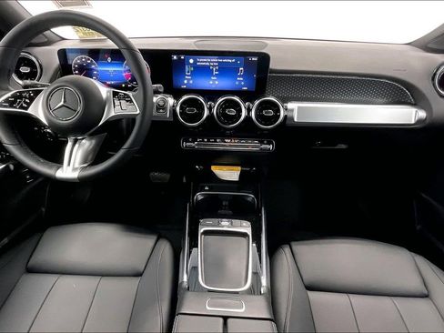 New 2026 Mercedes-Benz GLB 250 image 5