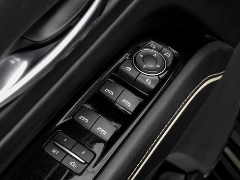 Used 2023 Cadillac Escalade ESV V image 35