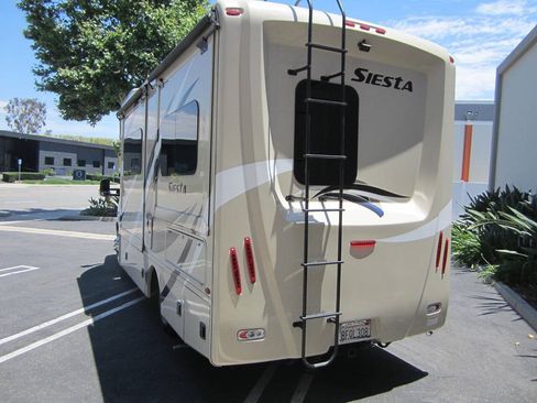 Used 2017 Mercedes-Benz Sprinter 3500 image 62