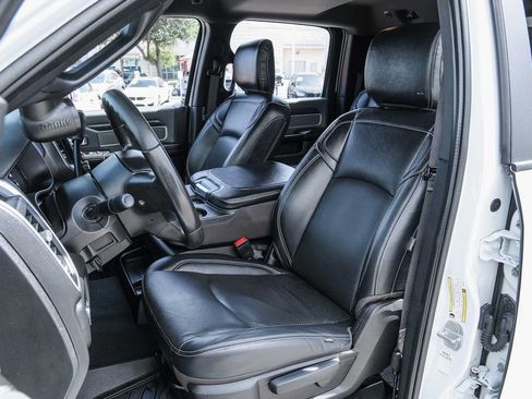 Used 2022 RAM 2500 Big Horn AWD/4WD image 32