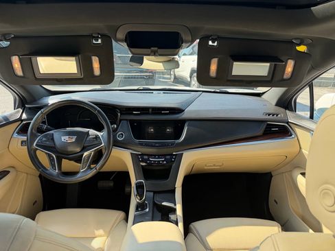 Used 2018 Cadillac XT5 Premium Luxury image 12
