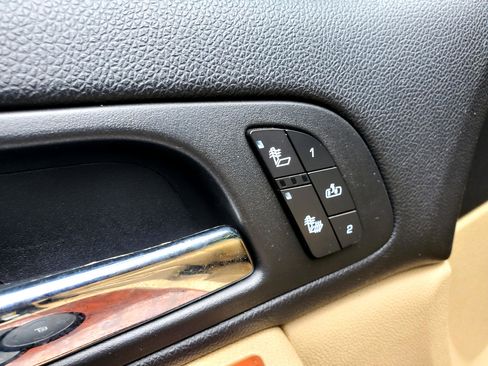 Used 2007 Chevrolet Suburban LTZ w/ LTZ Preferred Equipment Group image 13