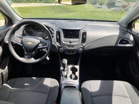 Used 2019 Chevrolet Cruze LT w/ LT Fleet Convenience Package FWD image 14