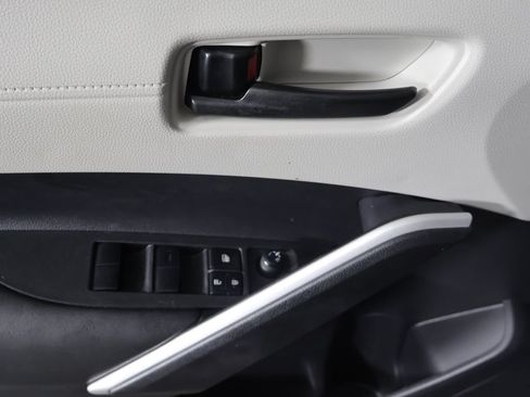 Used 2024 Toyota Corolla Cross L FWD image 29