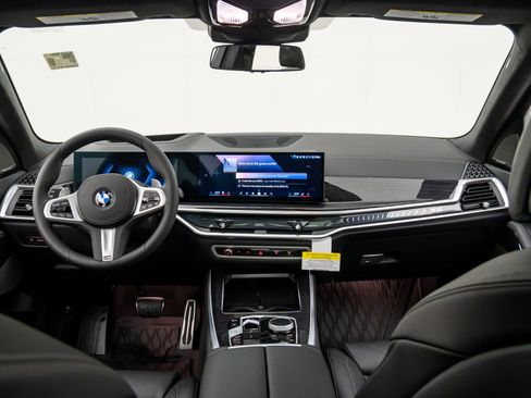 Used 2026 BMW X5 xDrive40i w/ M Sport Package image 11