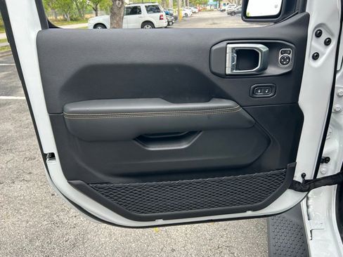 New 2024 Jeep Wrangler Unlimited Sahara AWD/4WD image 32