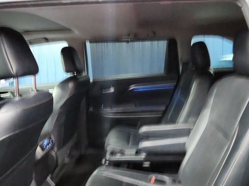 Used 2017 Toyota Highlander Limited image 25