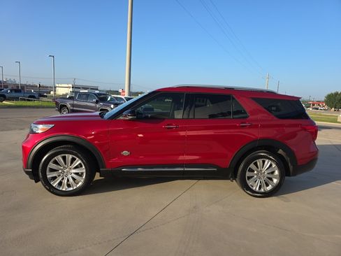 Used 2022 Ford Explorer King Ranch w/ Technology Package AWD/4WD image 4