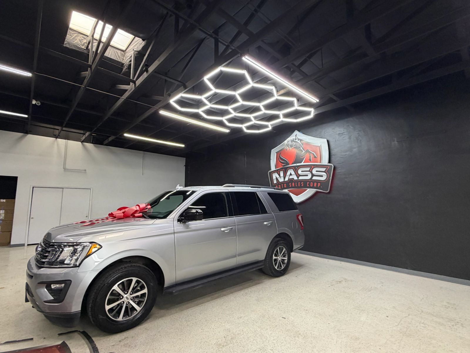Used 2021 Ford Expedition XL AWD/4WD image 2