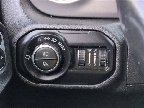 Used 2021 Jeep Gladiator Sport AWD/4WD image 17