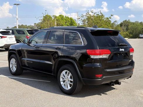 Used 2017 Jeep Grand Cherokee Laredo w/ Quick Order Package 2BE image 3