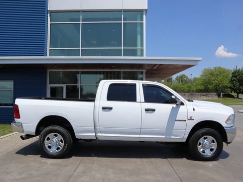 Used 2016 RAM 2500 Tradesman w/ Chrome Appearance Group AWD/4WD image 2