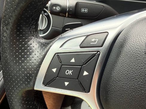 Used 2016 Mercedes-Benz E 350 4MATIC Sedan image 8