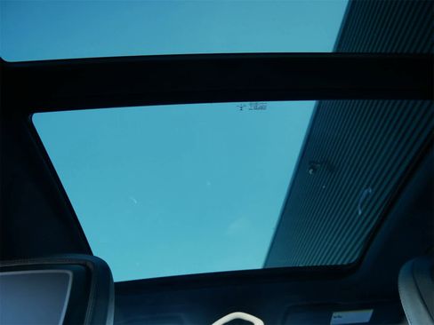 Used 2022 Porsche Macan image 14