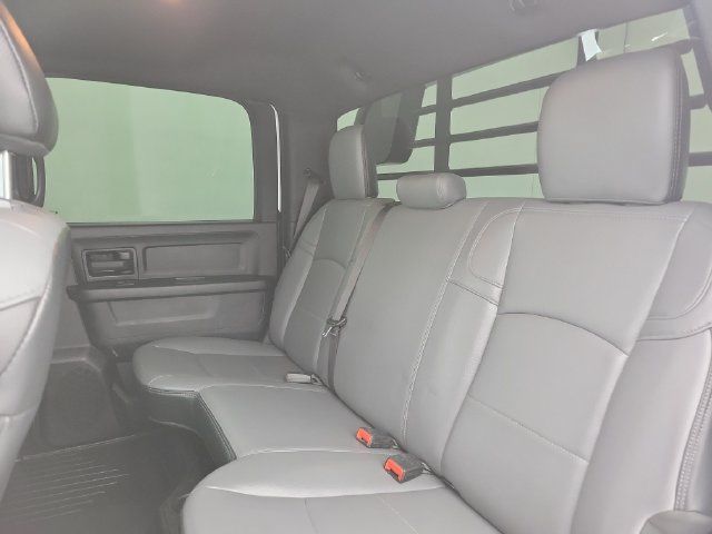 Used 2024 RAM 3500 Tradesman w/ Chrome Appearance Group AWD/4WD image 9