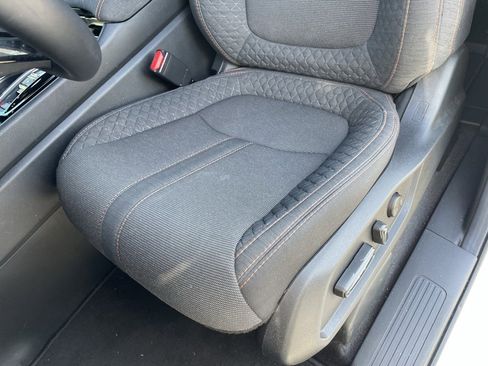 Used 2025 Honda Pilot Sport image 24