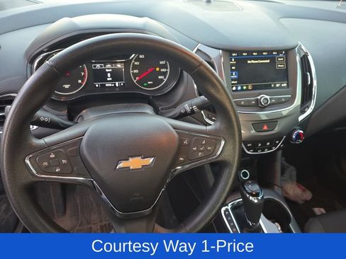 Used 2019 Chevrolet Cruze LT w/ Convenience Package FWD image 12