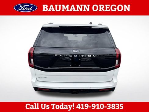 Used 2025 Ford Expedition Active AWD/4WD image 5