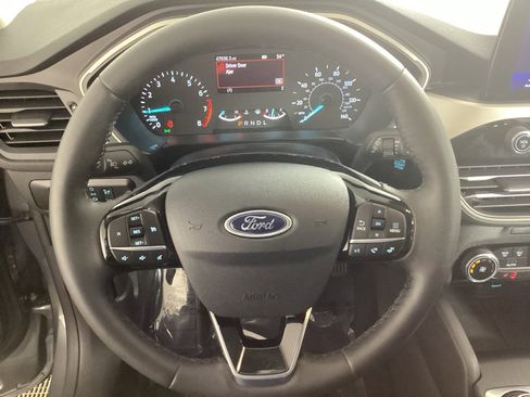 Used 2022 Ford Escape SE w/ Cold Weather Package image 22
