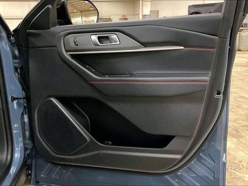 Certified 2025 Ford Explorer ST-Line w/ Premium Package image 23