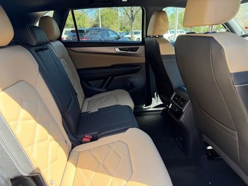 New 2026 Volkswagen Atlas Cross Sport SE FWD image 9