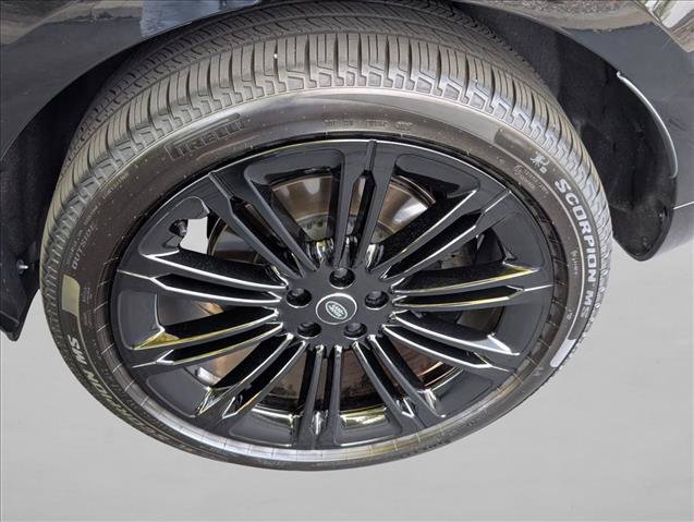 Used 2025 Land Rover Range Rover SE AWD/4WD image 29