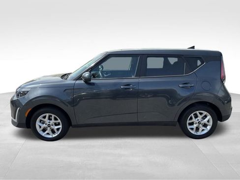 Used 2024 Kia Soul LX w/ Option Group 015 FWD image 2