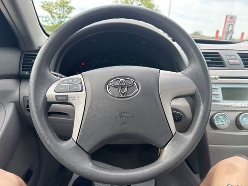 Used 2007 Toyota Camry LE FWD image 12