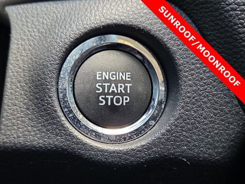Used 2025 Toyota RAV4 XLE w/ Convenience Package FWD image 20