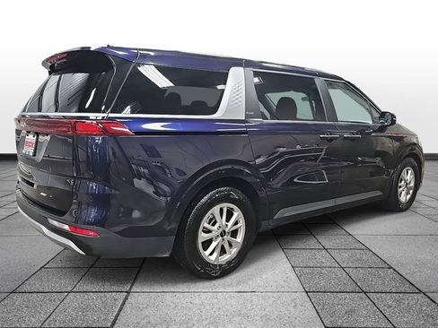 Used 2024 Kia Carnival LX image 5