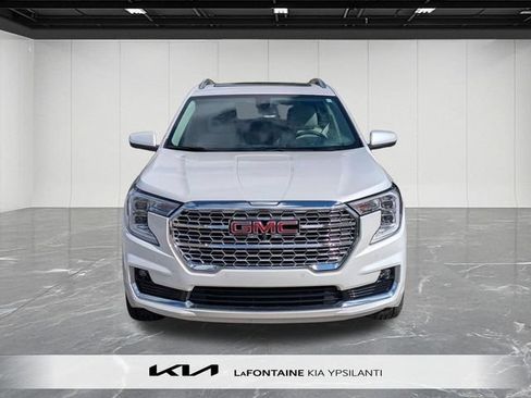 Used 2023 GMC Terrain Denali w/ Denali Premium Package AWD/4WD image 8
