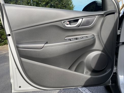 Used 2023 Hyundai Kona SEL w/ Convenience Package image 15