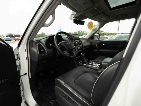 Used 2023 INFINITI QX80 Premium Select w/ All-Season Package AWD/4WD image 8