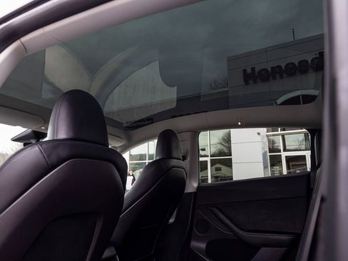 Used 2023 Tesla Model Y Long Range image 25