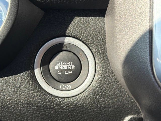 Used 2023 RAM 1500 Laramie AWD/4WD image 30