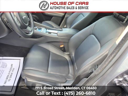 Used 2019 Jaguar F-PACE Premium AWD/4WD image 38