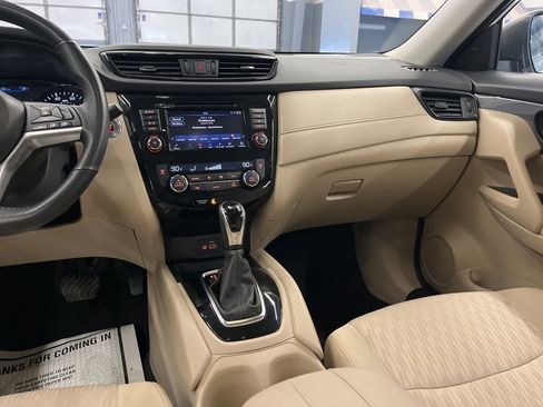 Used 2019 Nissan Rogue SV image 21