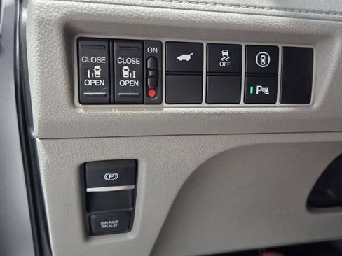 Used 2023 Honda Odyssey Touring image 40