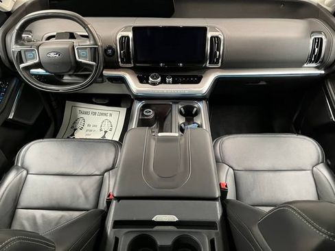 Used 2025 Ford Expedition Platinum AWD/4WD image 25