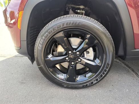 New 2025 Jeep Grand Cherokee L Altitude image 10