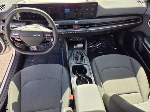 Used 2025 Kia K4 LXS image 15