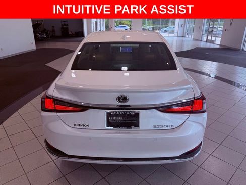 Used 2025 Lexus ES 300h w/ Technology Package FWD image 5