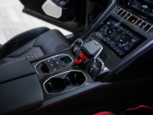 Used 2023 Lamborghini Urus Performante image 80