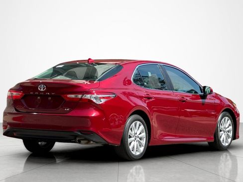 Used 2020 Toyota Camry LE FWD image 5