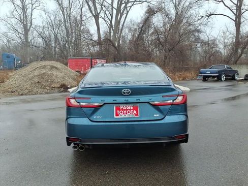 Certified 2025 Toyota Camry SE image 6