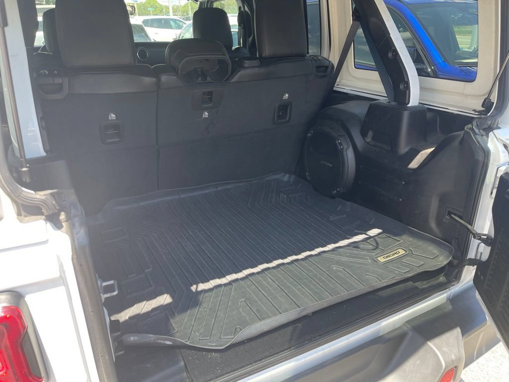 Used 2021 Jeep Wrangler Unlimited Sahara AWD/4WD image 16