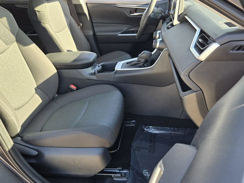 Used 2025 Toyota RAV4 XLE w/ Convenience Package FWD image 16
