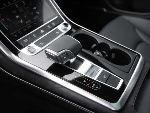 Certified 2022 Audi Q8 Premium Plus w/ Premium Plus Package image 19