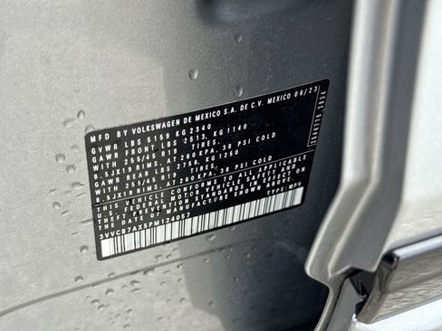 Certified 2023 Volkswagen Tiguan SE R-Line FWD image 33
